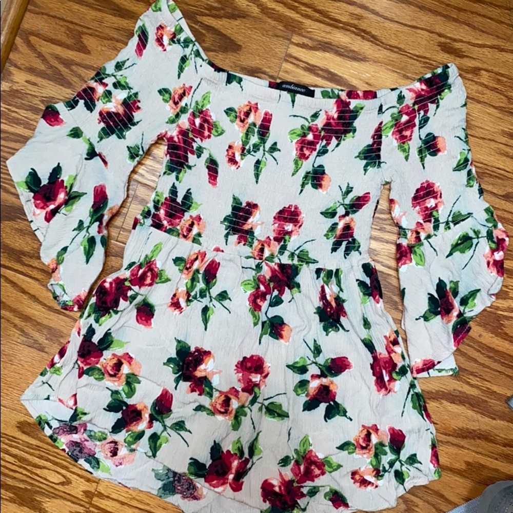 Women’s off shoulder floral blouse